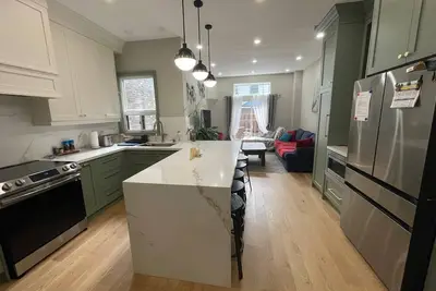 Image de Charming 2-bedroom Home High Park / Roncesvalles