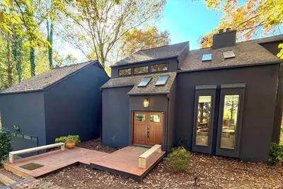 Image de Luxury Estate w pool 7 bedrooms ping pong Billards near Buckhead