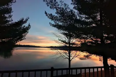 Image de Four Season Lake House with Incredible Views and Lake Frontage // Sleeps 24