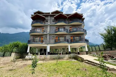 Image de Orophile's Retreat: Mountain Views & River Serenity