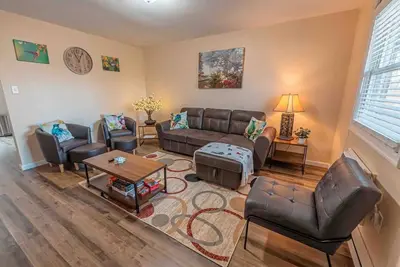 Image de Near Hiking & Water Parks! *Dogs Ok*Wi-Fi*Fireplace