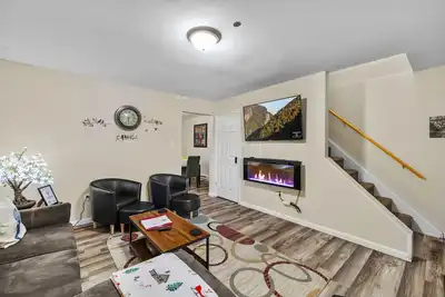 Image de Near Hiking & Water Parks! *Dogs Ok*Wi-Fi*Fireplace
