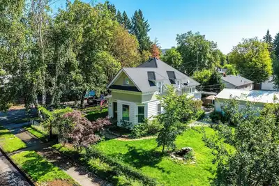 Image de Hot Tub • 4br Retreat near Downtown Cda