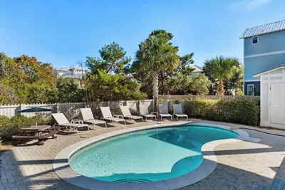 Image de Seaside - 30a Private Heated Pool, 3 min walk to the beach