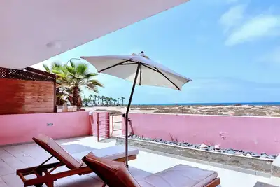 Image de Beachfront Bliss | Spacious 3-Bed Ground Floor Home Near Town