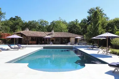 Image de Belle maison 3 Chambres avec piscine et terrain de tennis