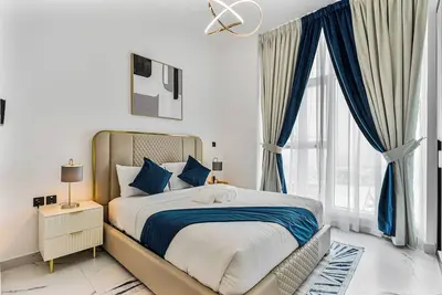 Image de Luxe 2br Apt | Near Dubai Hills & Miracle Garden