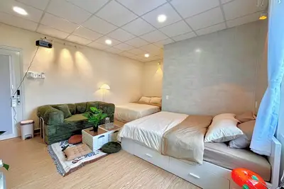 Image de 200m to Bui Vien | Cosy park view family-sized studio in city centre