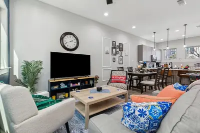 Image de The Euclase 2bd Th: 7st Walkable, Joyfull & Cool!