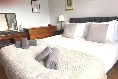 Image de Pass the Keys | Hamilton House-Superb location!
