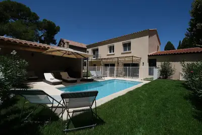 Image de Villa climatisée piscine chauffée Mouries Alpilles 8 pax