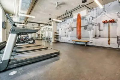 Image de 7th Floor 2b2b Gym Pool 1 mile to Us Bank