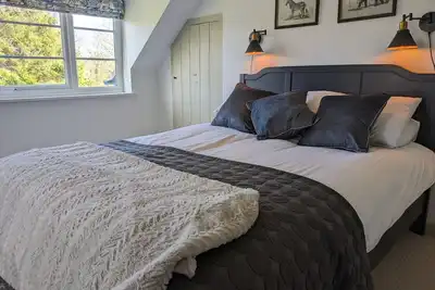 Image de Charming Corfe Castle Escape with Steam Train Views