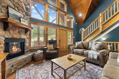 Image de Black Bear Lodge by Silver Dollar City! Hot Tub!