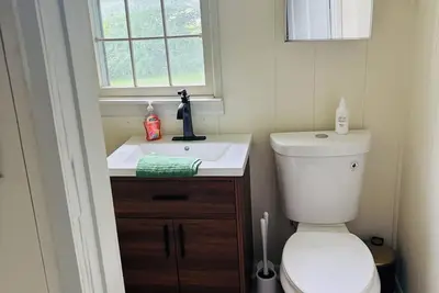 Image de Tranquil farmhouse in Manchester - perfect for ski or summer fun!