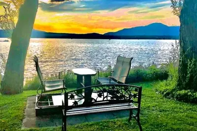 Image de Lumineux condo au bord du lac