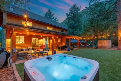 Image de Luxury 4br: Hot Tub • Game Room • Canyon Views