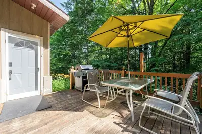 Image de Le Sous-Bois | Spa 4-saisons | Bbq | Foyer int & ext | Forêt | Lac | PaddleBoard