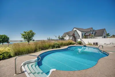 Image de Backyard Oasis w/ Outdoor Kitchen! Moses Lake Home