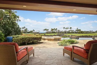 Image de Seamless 4 bd/5ba Indoor-Outdoor Living in a Luxurious Golf Course Villa with Ocean Views