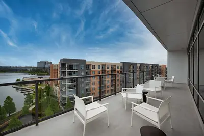 Image de 2-bedroom apartment on the beautiful Lake Woodland