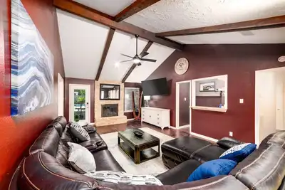 Image de Spacious Retreat with Private Pool, Patio and 8 Beds