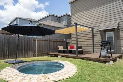 Image de Modern Pool Home Near St. David’s North & Tech Ridge