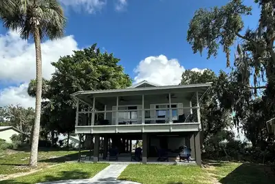 Image de Stilt House on the Shore at Lake Reedy