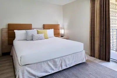 Image de Classic 1-Bedroom Suite | Kaimana Beach Hotel | Steps to the Beach