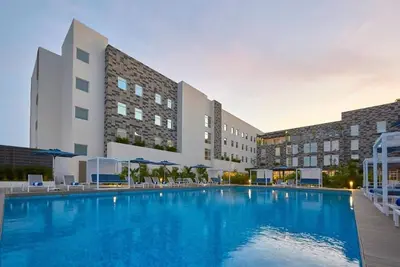 Image de Convenient 4-Room Modern Stay Near Airport | Ideal for Early Flights + Breakfast