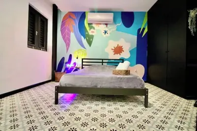 Image de 5. 2 Historic Loft w/ Parking + Generator