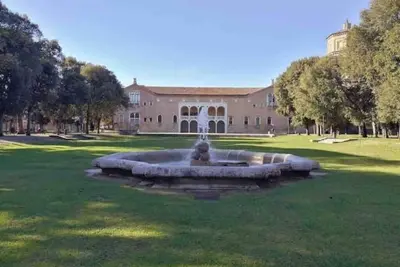 Image de The Little House in the Circle