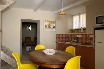 Image de Maison de charme fleurie cinq couchages