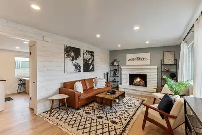 Image de Ski Home! Alta, Brighton, Park City, Sleep 10!