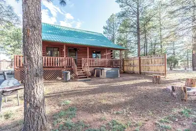 Image de Big Pines Spruce Cabin