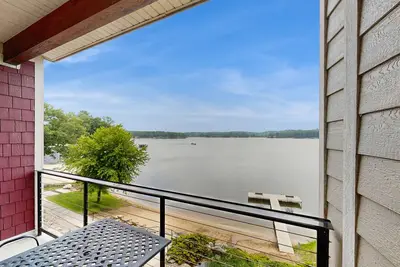 Image de Lakefront Condo at Delton Grand with pools & beach access
