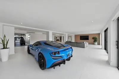Image de Spacious 5-bedroom house in terrific Miami with fitness room, Ac