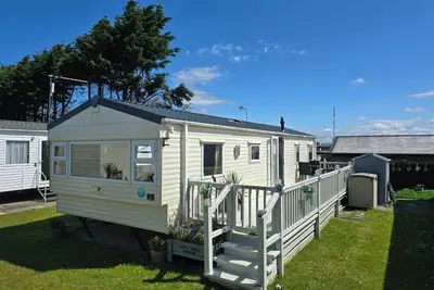 Image de 3 bedroom with decking Lyons robin hood rhyl