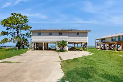 Image de Gorgeous bayfront home, Private dock, Gas grill, Wifi, Washer and dryer