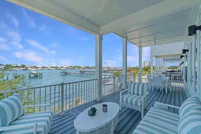 Image de Costie’s Place | Luxury Waterfront Home w/ Boat Dock, Pool & Pickleball – Perdido Key