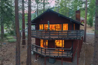 Image de Secluded Incline Village Stay w/ Deck Near Diamond Peak & Lake | Cloud 9 and 1/2