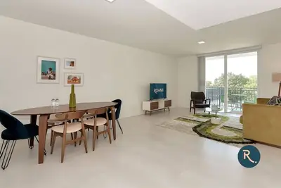 Image de Roami at Grove 27 | Group Friendly | 5br Cmb #36