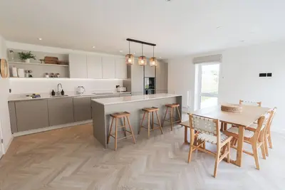 Image de A modern costal dormer bungalow in the scenic Bull Bay, offering stunning coastal views for up to 7 guests