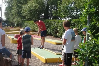 Image de Chalet cosy avec terrasse à Naucelle - Emplacement idyllique