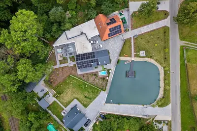 Image de Maison de vacances privée avec bain à remous, climatisation, Wifi, Tv, terrasse, parking