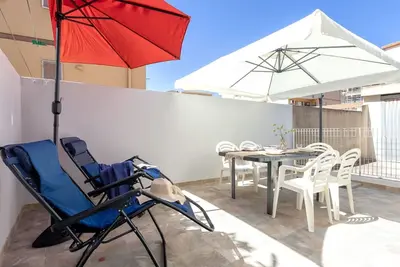 Image de Agréable appartement pour 5 personnes avec climatisation, Tv, terrasse et parking