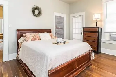 Image de Adorable 2 Bed/1 Bath Retreat Near Baylor Hospital