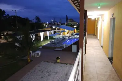 Image de Comfortable suite with queen-size bed, air conditioning, minibar and smart Tv