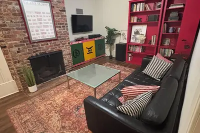 Image de Charming 2br apt feet from Unc-Chapel Hill, Dean Dome, and Nc Botanical Garden
