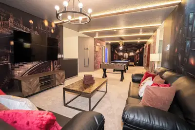 Image de Brand New 10br 8ba/Themed Br/PrivatePool/Spa 16276